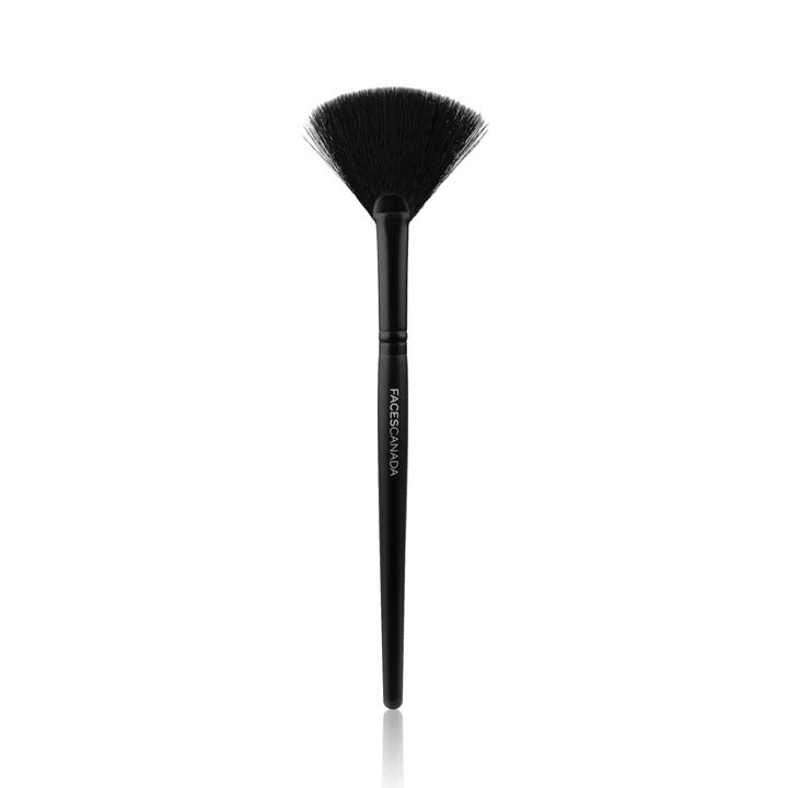 Faces Canada Highlighter Fan Brush Glow Maximizing Highlighter Brush