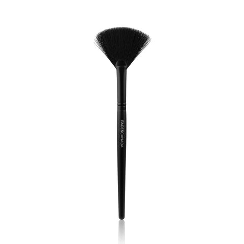 Faces Canada Highlighter Fan Brush Glow Maximizing Highlighter Brush