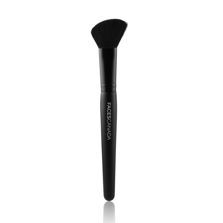 Faces Canada Blush Brush Ergonomic Blush Brush